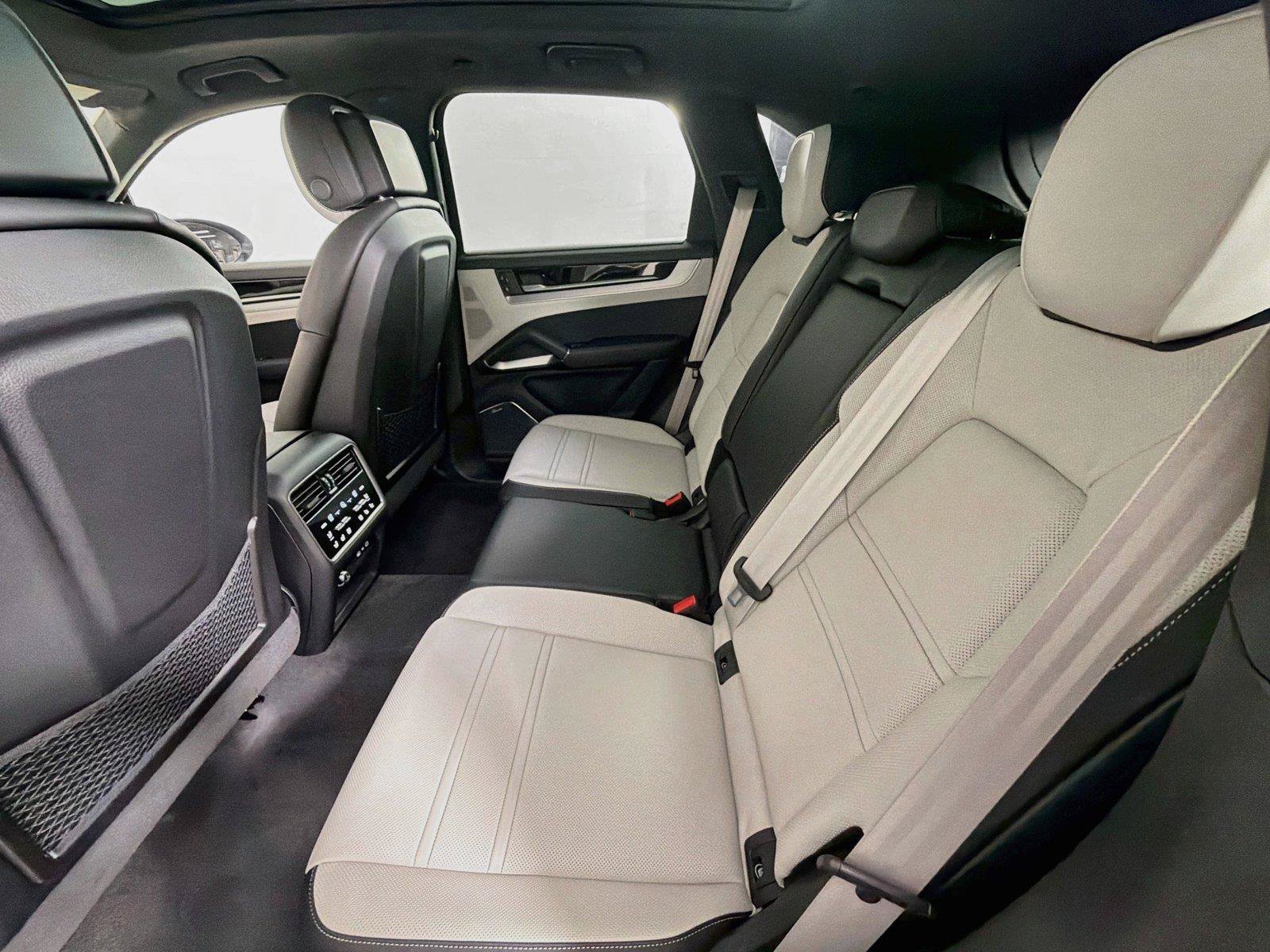 Certified 2026 Porsche Cayenne GTS w/ Premium Package Plus AWD/4WD image 26