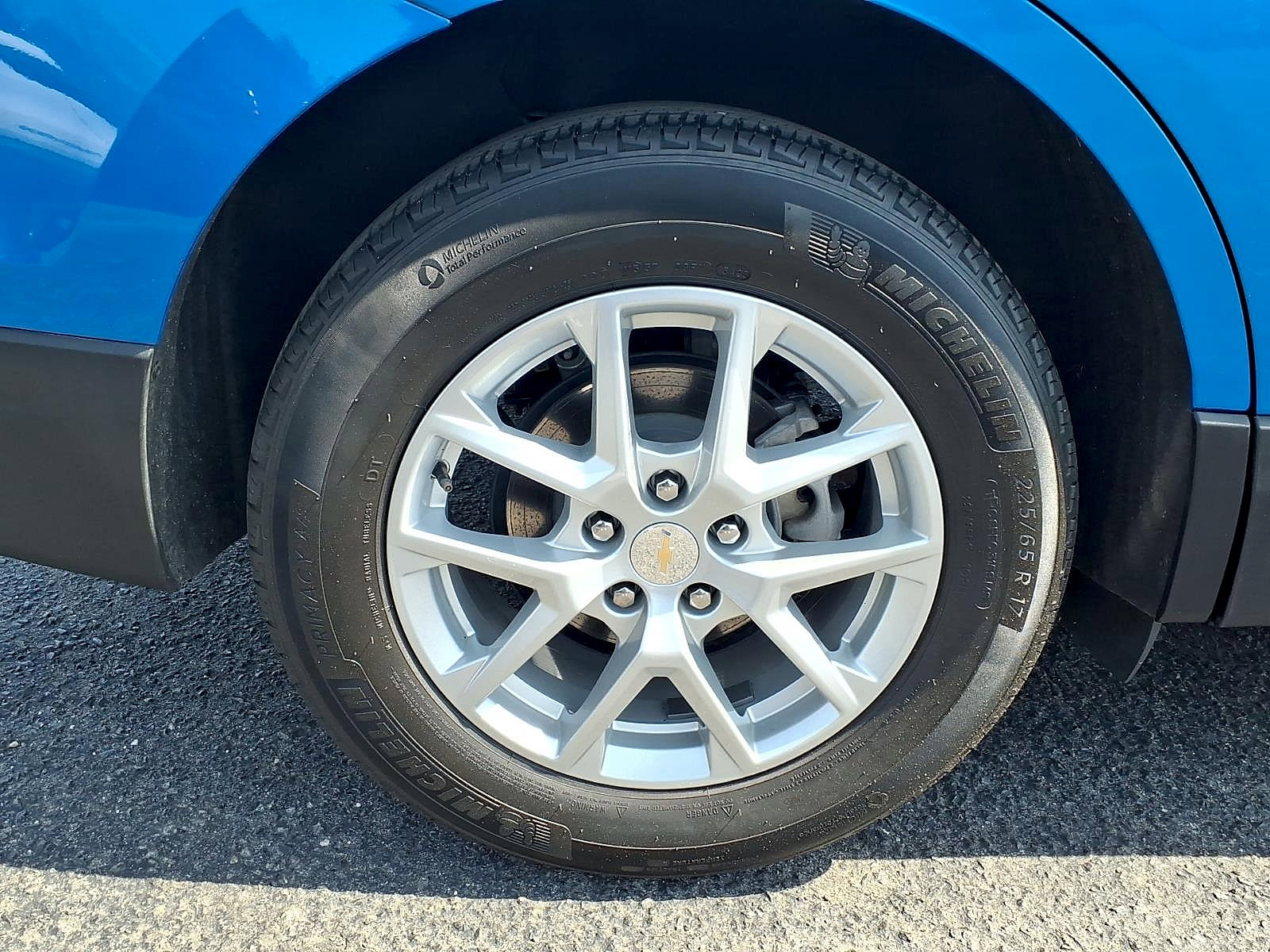 Certified 2024 Chevrolet Equinox LT w/ LPO, Floor Liner Package image 7