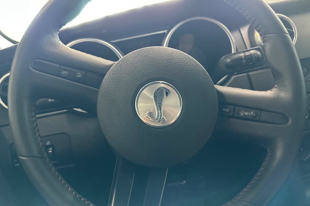 Used 2009 Ford Mustang Shelby GT500 RWD image 19