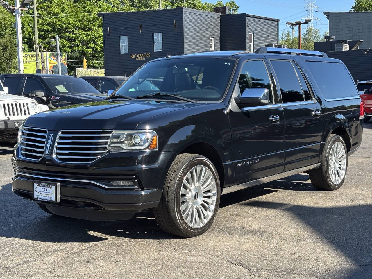 Used 2016 Lincoln Navigator L Reserve AWD/4WD image 4