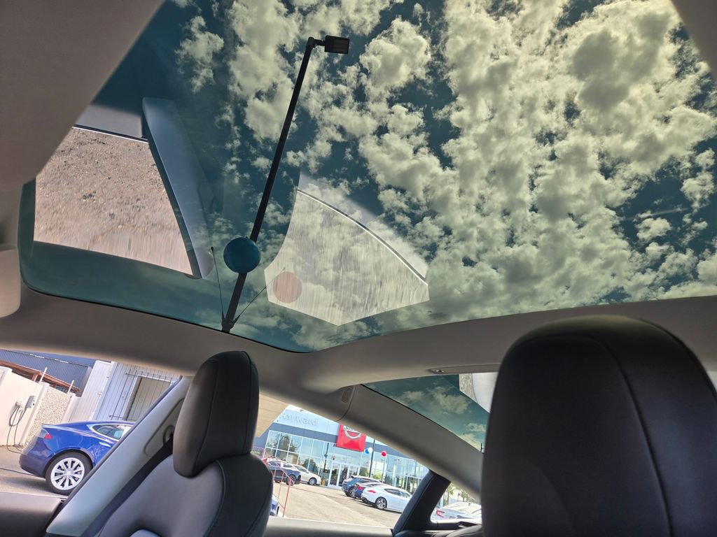 Used 2018 Tesla Model 3 Mid Range image 16