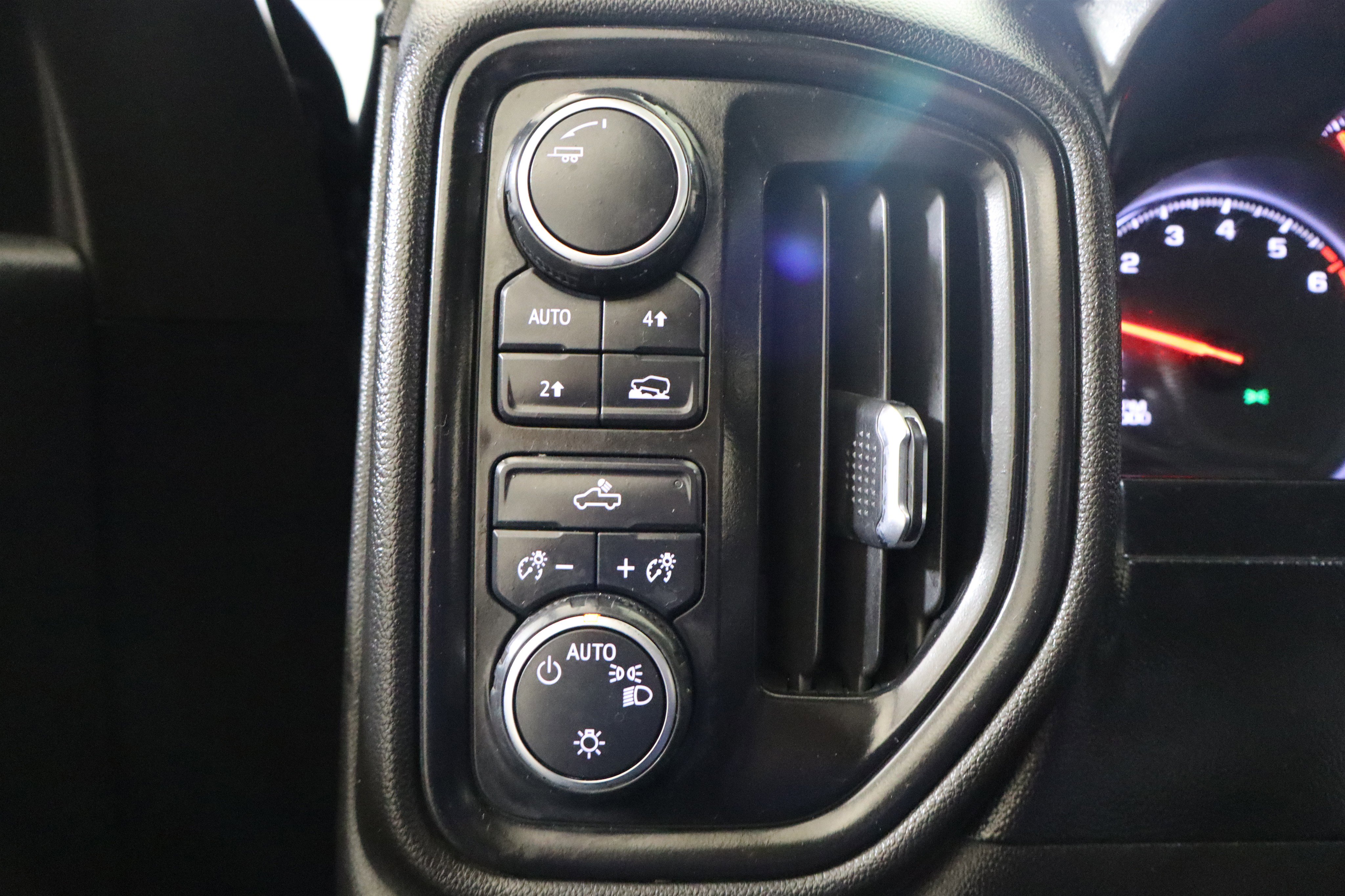 Used 2021 Chevrolet Silverado 1500 Custom image 31