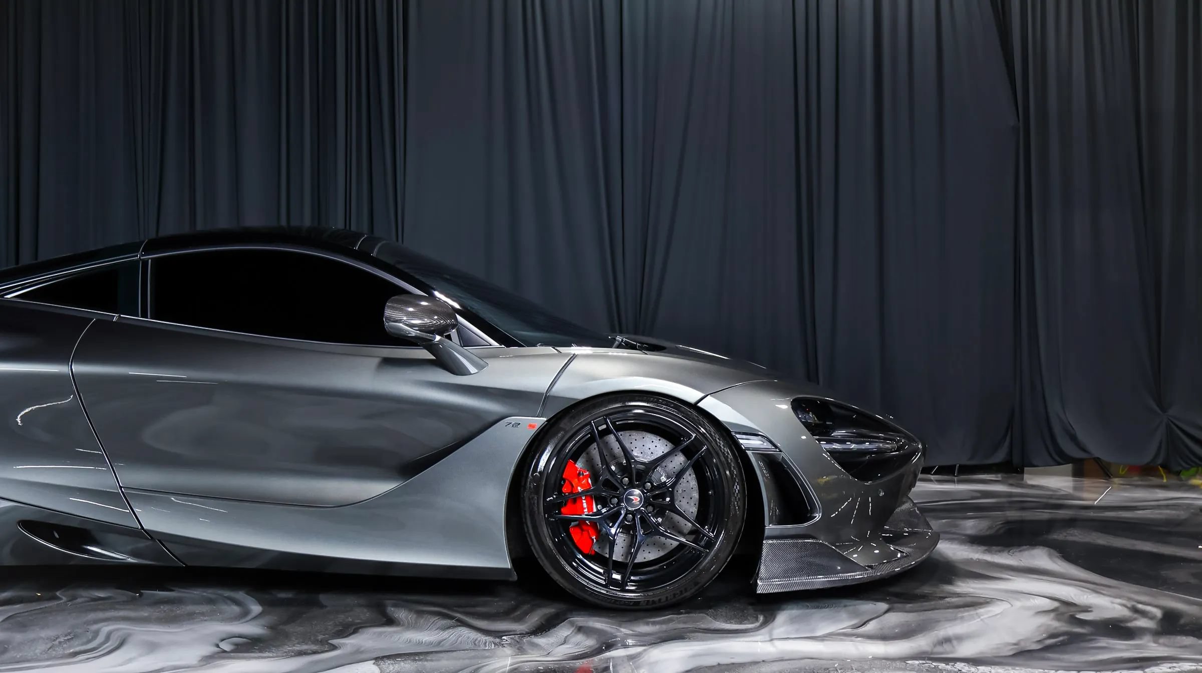 Used 2018 McLaren 720S Luxury RWD image 4
