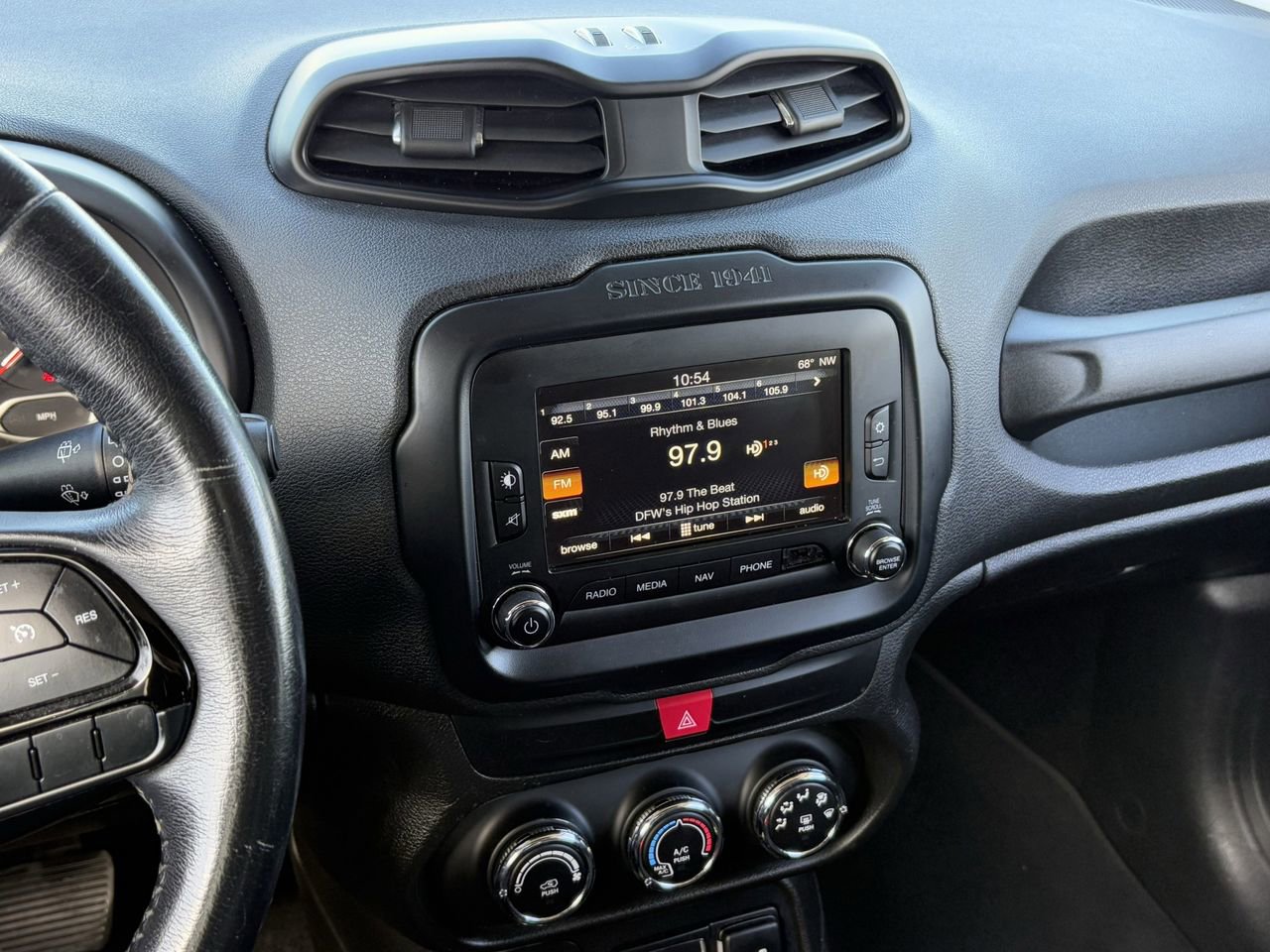 Used 2017 Jeep Renegade Altitude image 20