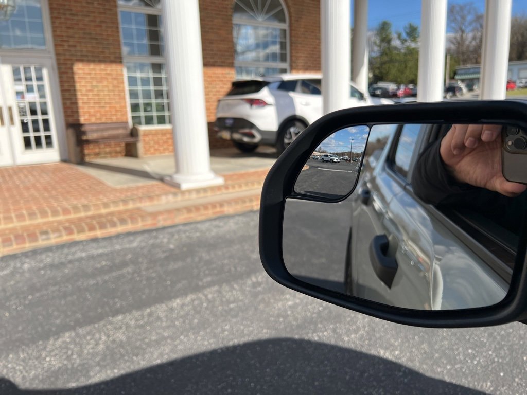 Used 2023 Ford Maverick XLT image 27