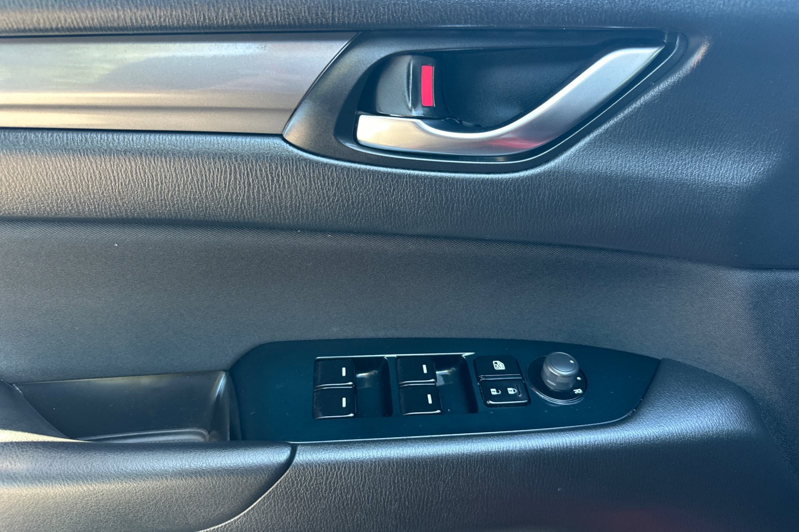 Used 2018 MAZDA CX-5 Sport AWD/4WD image 12