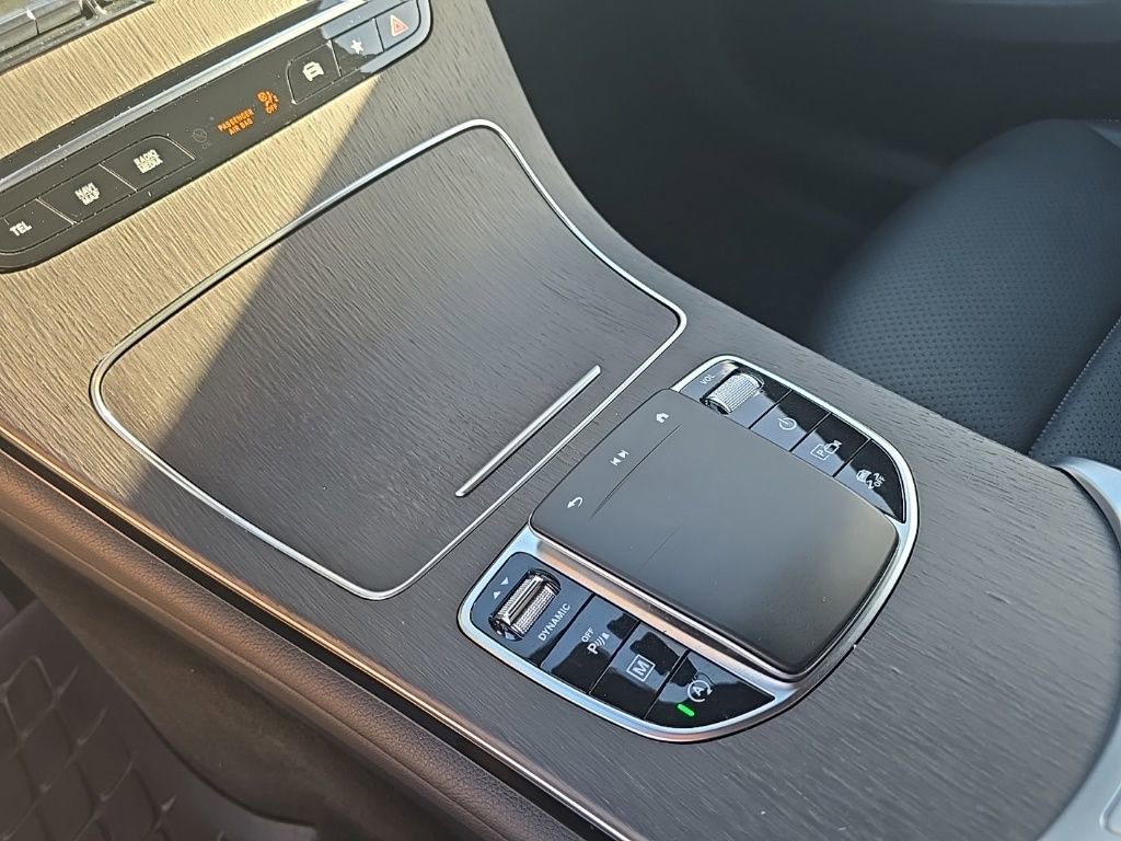 Used 2022 Mercedes-Benz GLC 300 4MATIC w/ Multimedia Package Lite image 16