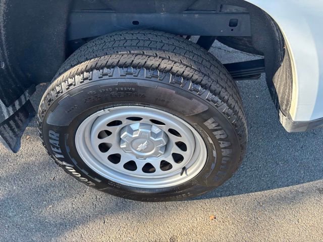 Used 2023 Chevrolet Colorado W/T image 32