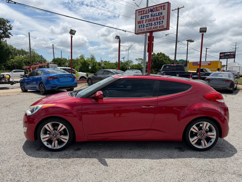 Used 2016 Hyundai Veloster w/ Option Group 02 FWD image 4