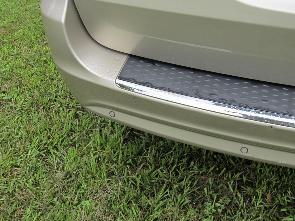 Used 2016 Chrysler Town & Country Touring-L image 13