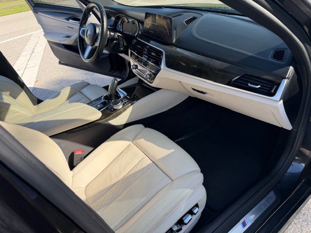 Used 2018 BMW 530i w/ M Sport Package RWD image 14