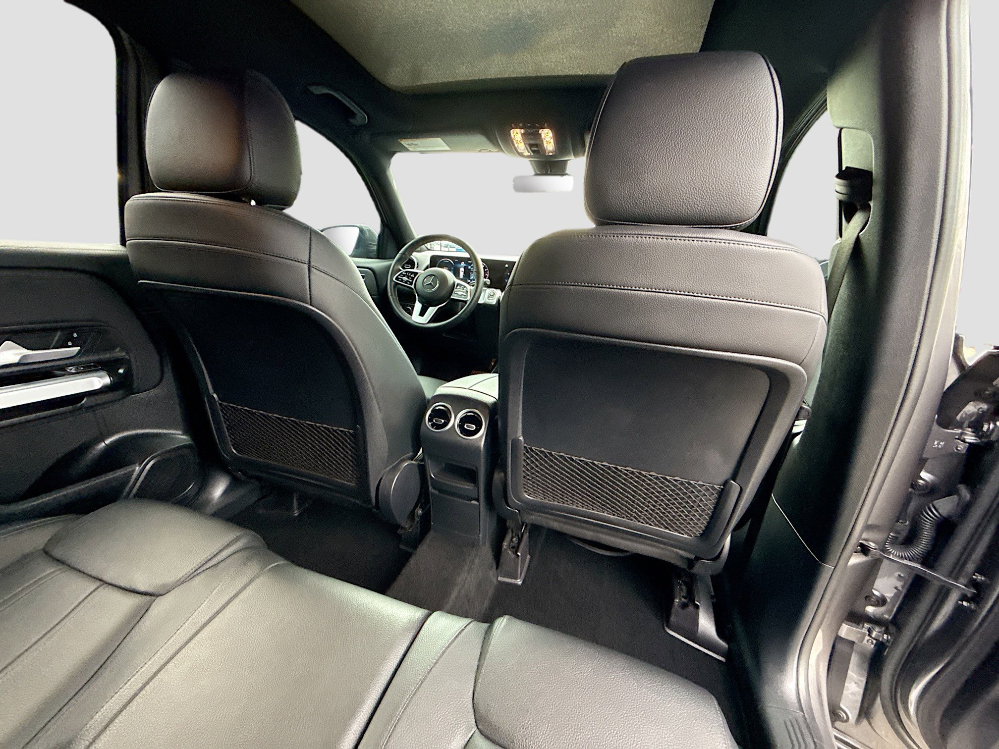 Used 2021 Mercedes-Benz GLB 250 4MATIC w/ Premium Package image 27