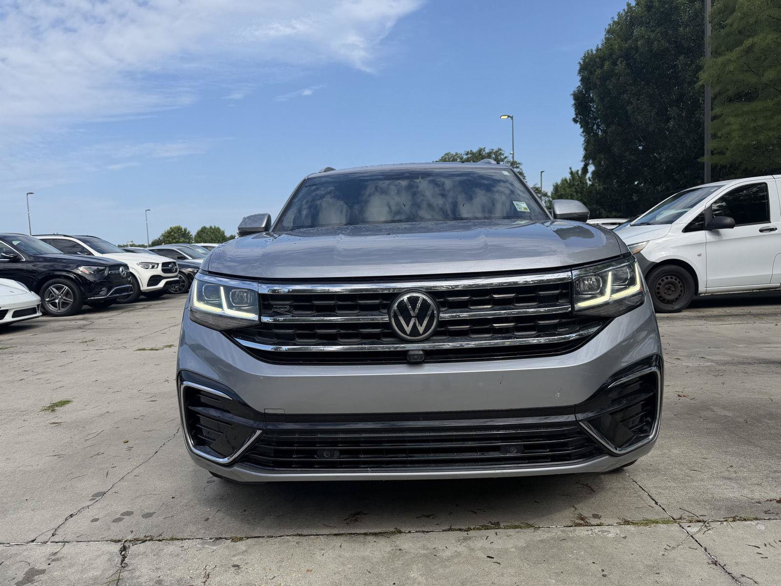 Used 2022 Volkswagen Atlas Cross Sport SEL Premium R-Line AWD/4WD image 2