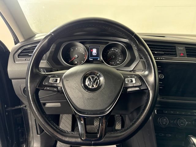 Used 2018 Volkswagen Tiguan SEL AWD/4WD image 18