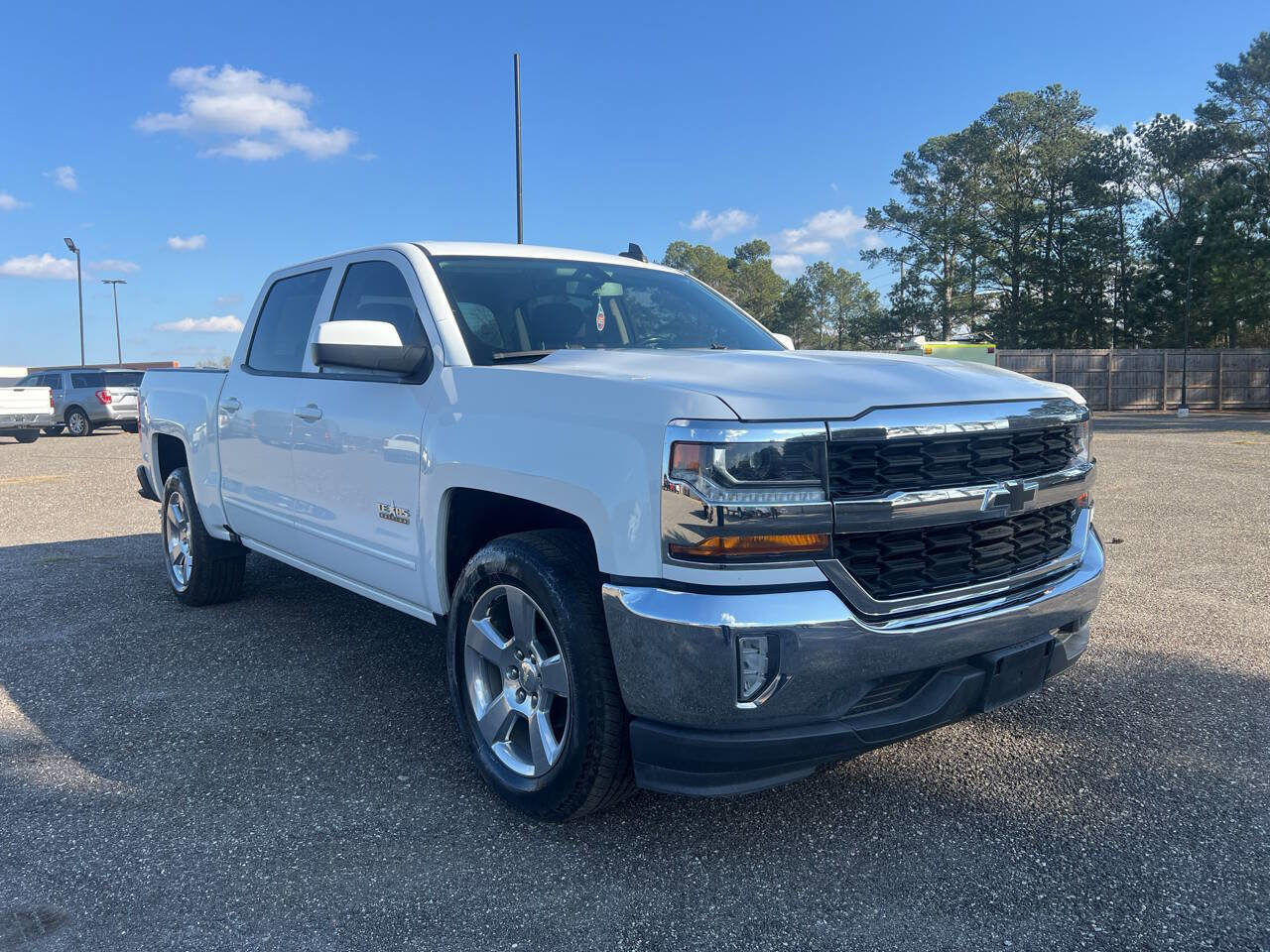 Used 2018 Chevrolet Silverado 1500 LT w/ Texas Edition RWD image 3
