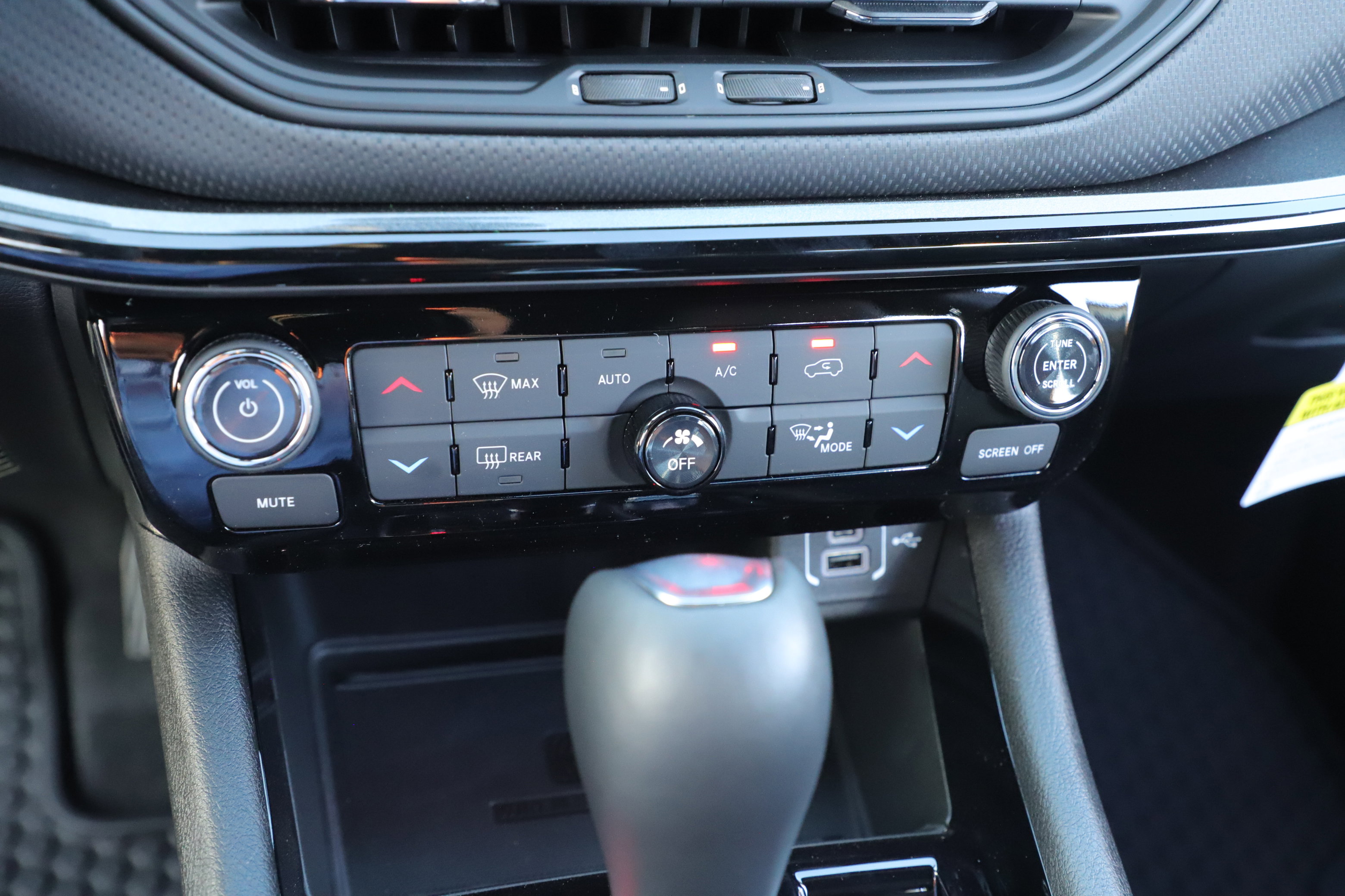 New 2026 Jeep Compass Latitude image 20