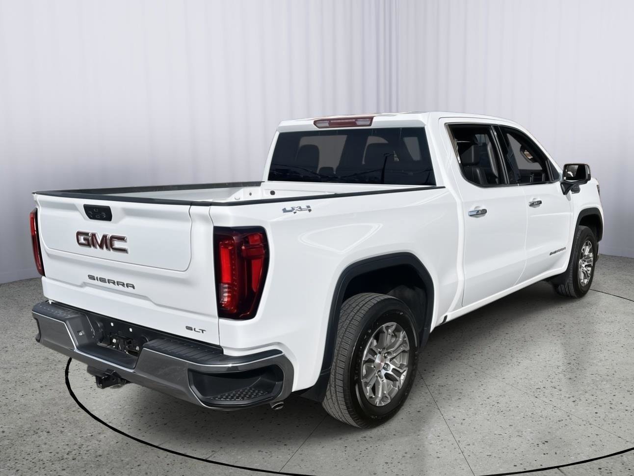 Used 2025 GMC Sierra 1500 SLT image 9