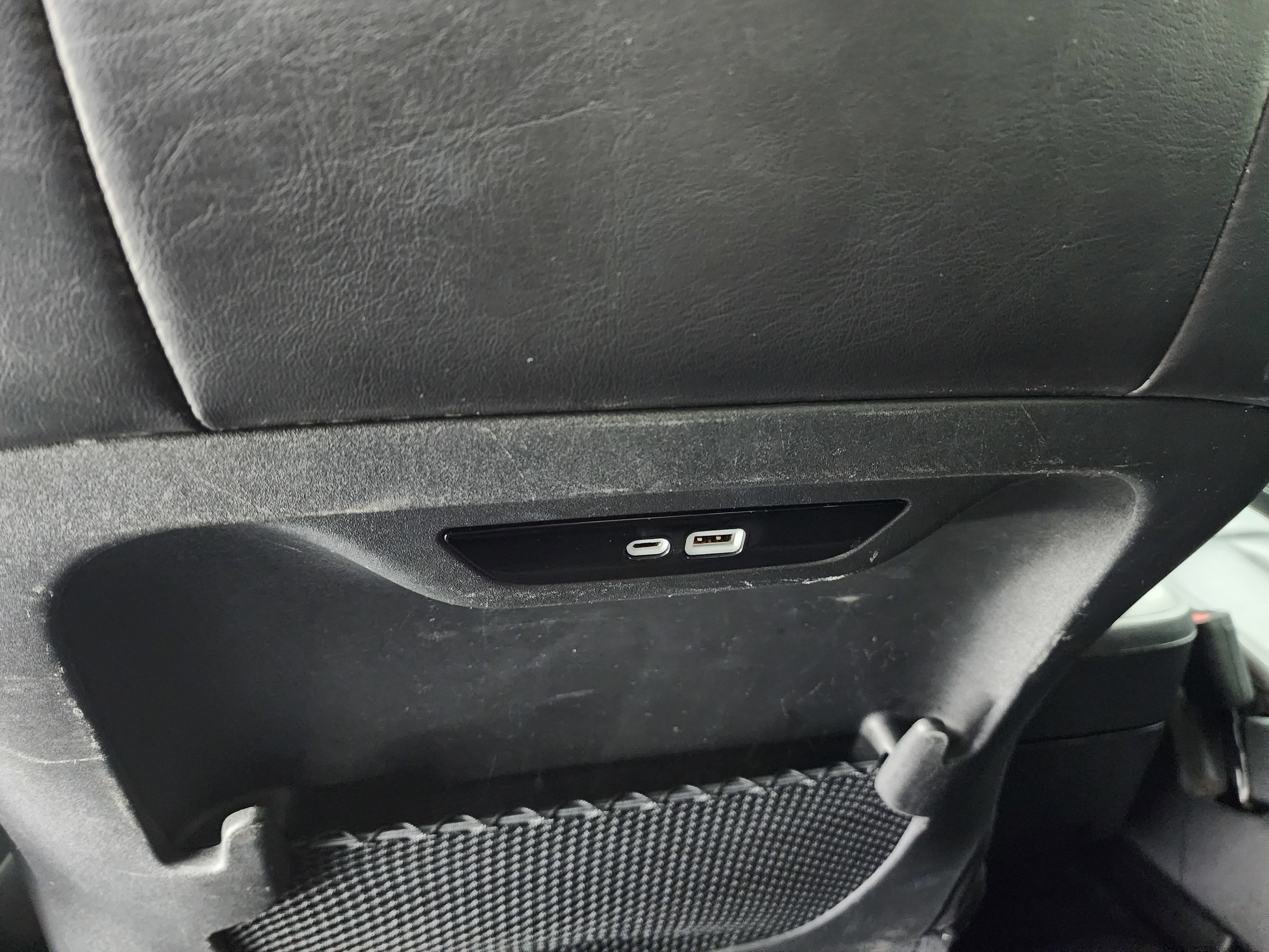 Used 2024 Chrysler Pacifica Limited image 41