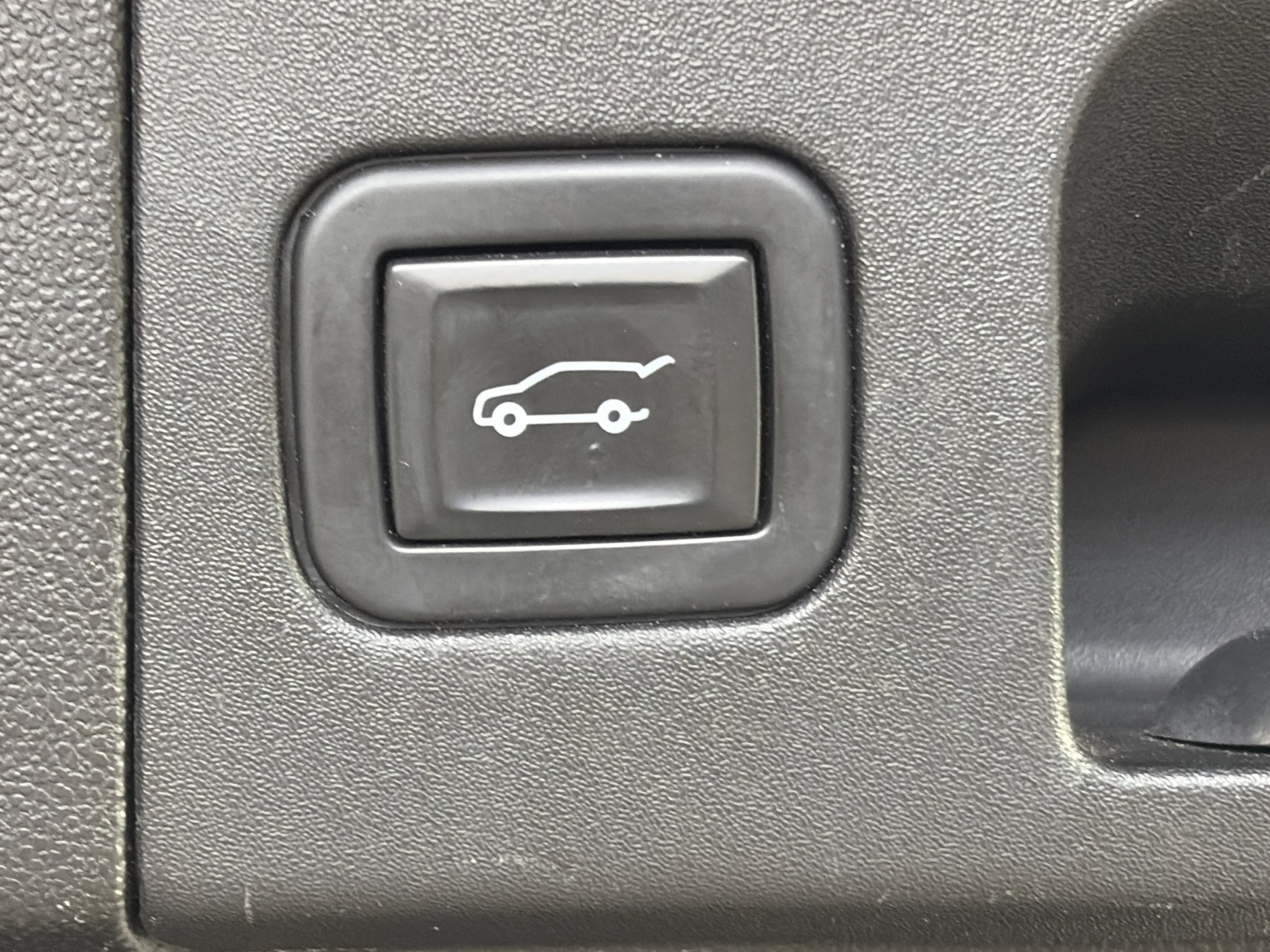 Used 2020 Cadillac XT5 Premium Luxury image 15