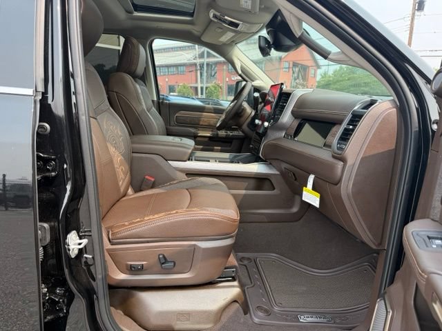 New 2026 RAM 2500 Limited AWD/4WD image 15