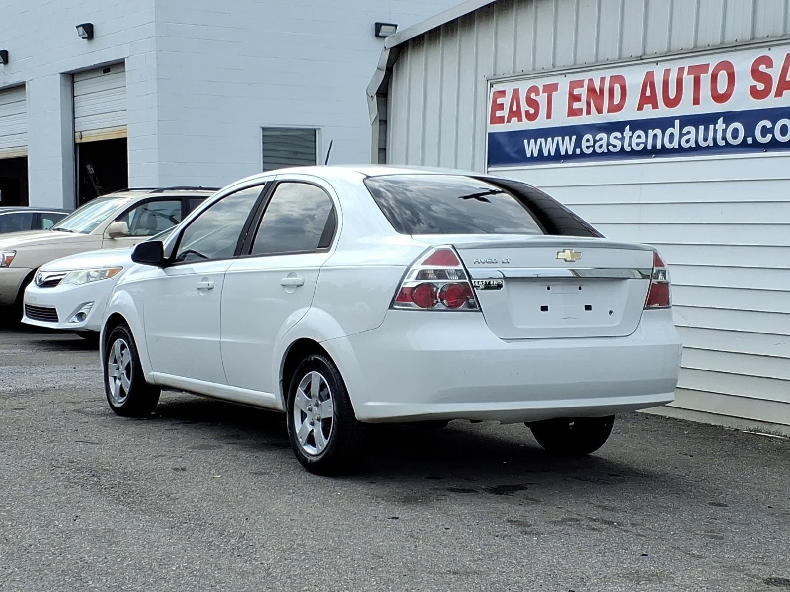 Used 2011 Chevrolet Aveo LT FWD image 3