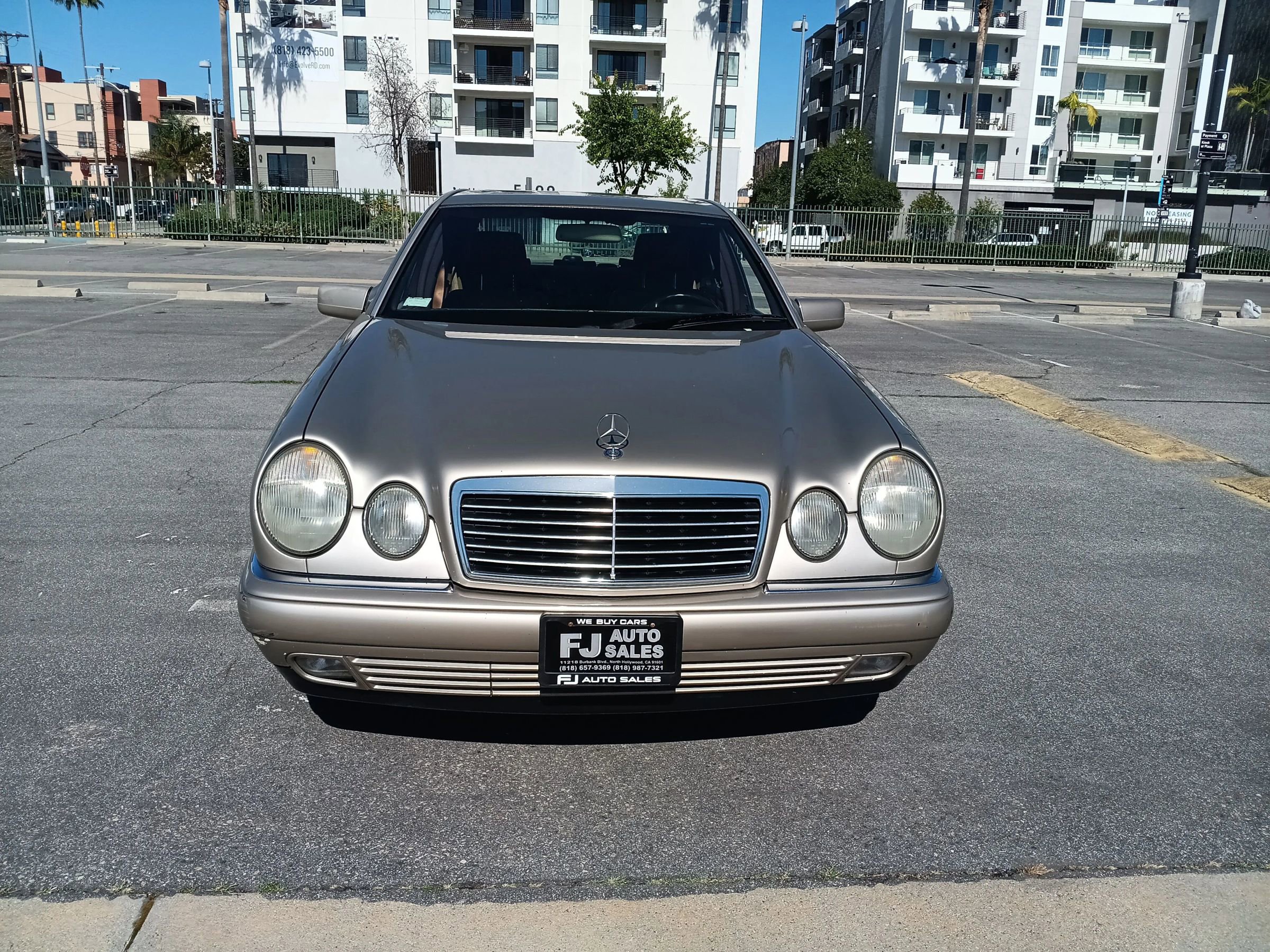 Used 1998 Mercedes-Benz E 320 Sedan image 2