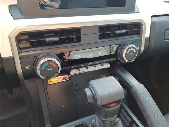 Used 2024 Toyota Tacoma TRD Off-Road image 17