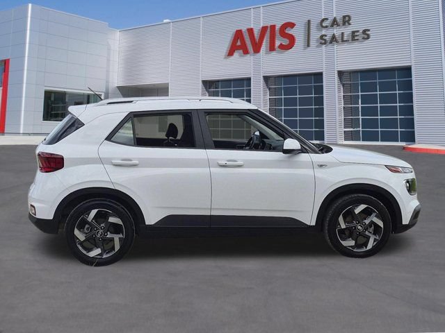 Used 2025 Hyundai Venue SEL FWD image 5