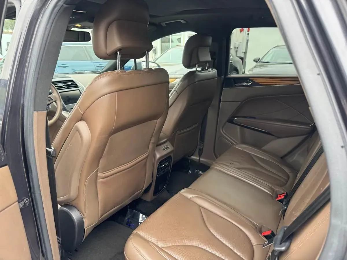 Used 2015 Lincoln MKC AWD w/ Equipment Group 102A Reserve image 8