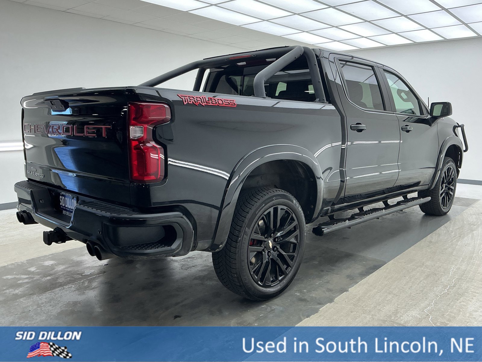 Used 2020 Chevrolet Silverado 1500 LT Trail Boss image 4