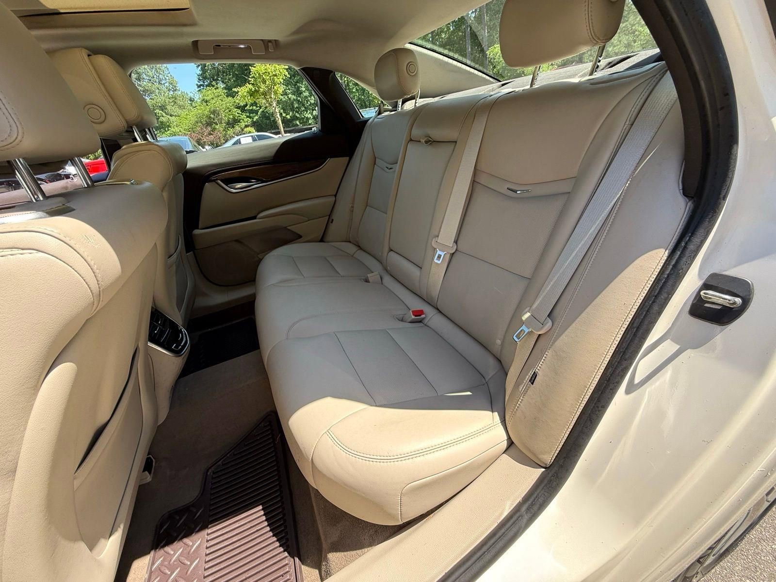 Used 2013 Cadillac XTS Premium FWD image 27