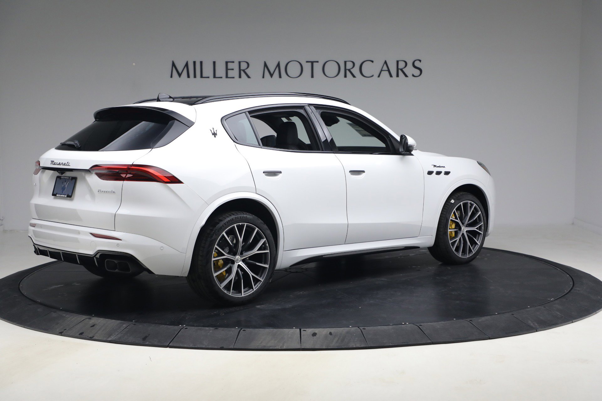 New 2026 Maserati Grecale Modena image 8