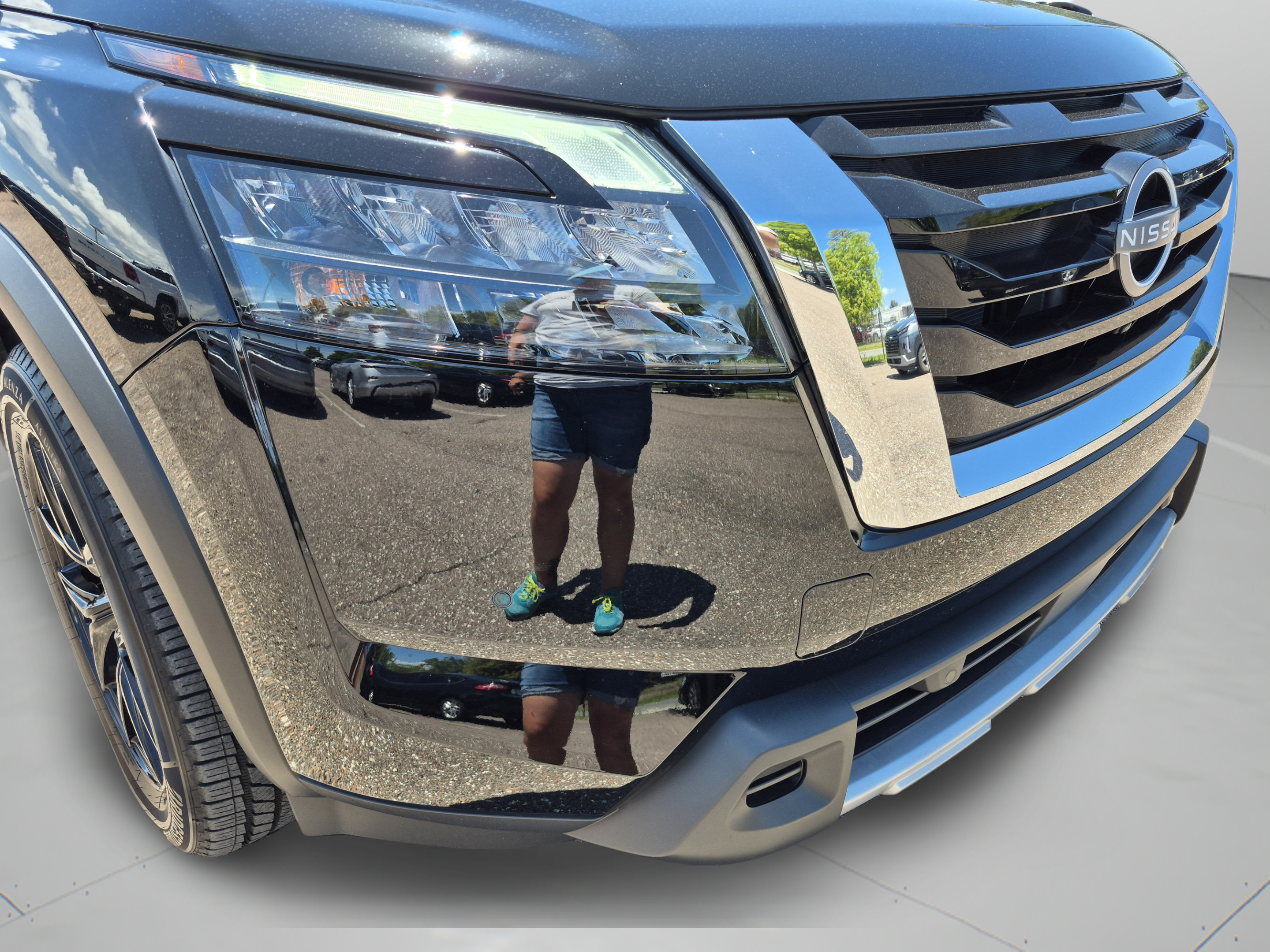 Certified 2025 Nissan Pathfinder SL FWD image 36