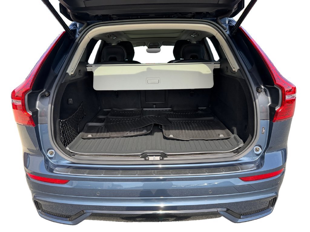 Certified 2024 Volvo XC60 B5 Ultimate w/ Protection Package Premier AWD/4WD image 11