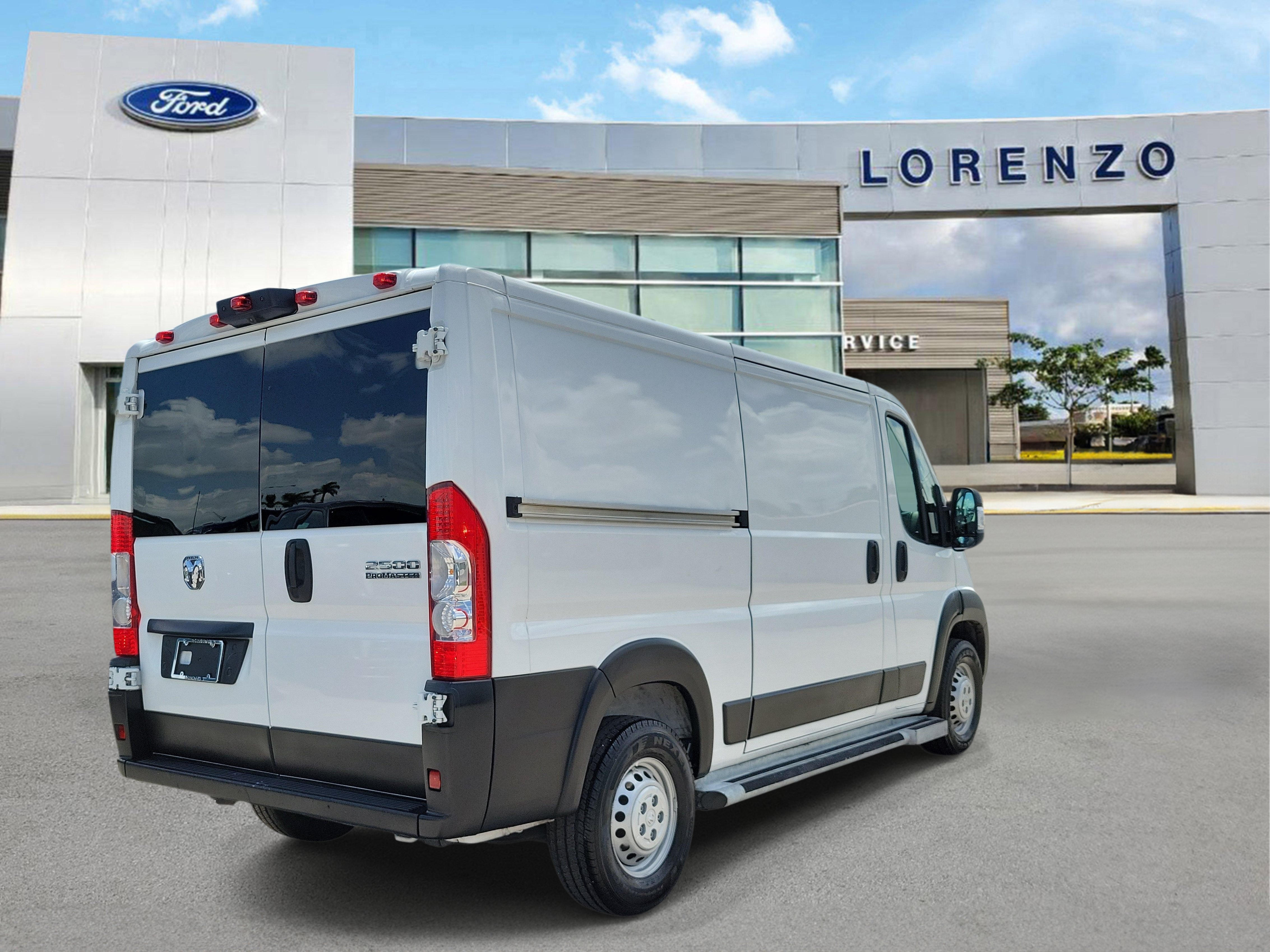 Used 2025 RAM ProMaster 2500 w/ U-Haul Equipment Group FWD image 5
