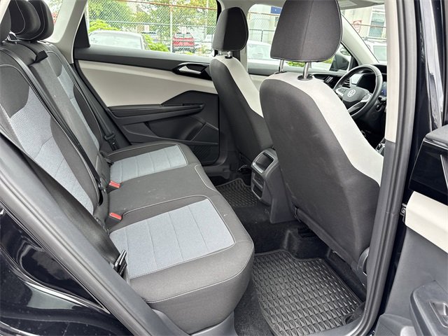 Used 2025 Volkswagen Taos S image 31