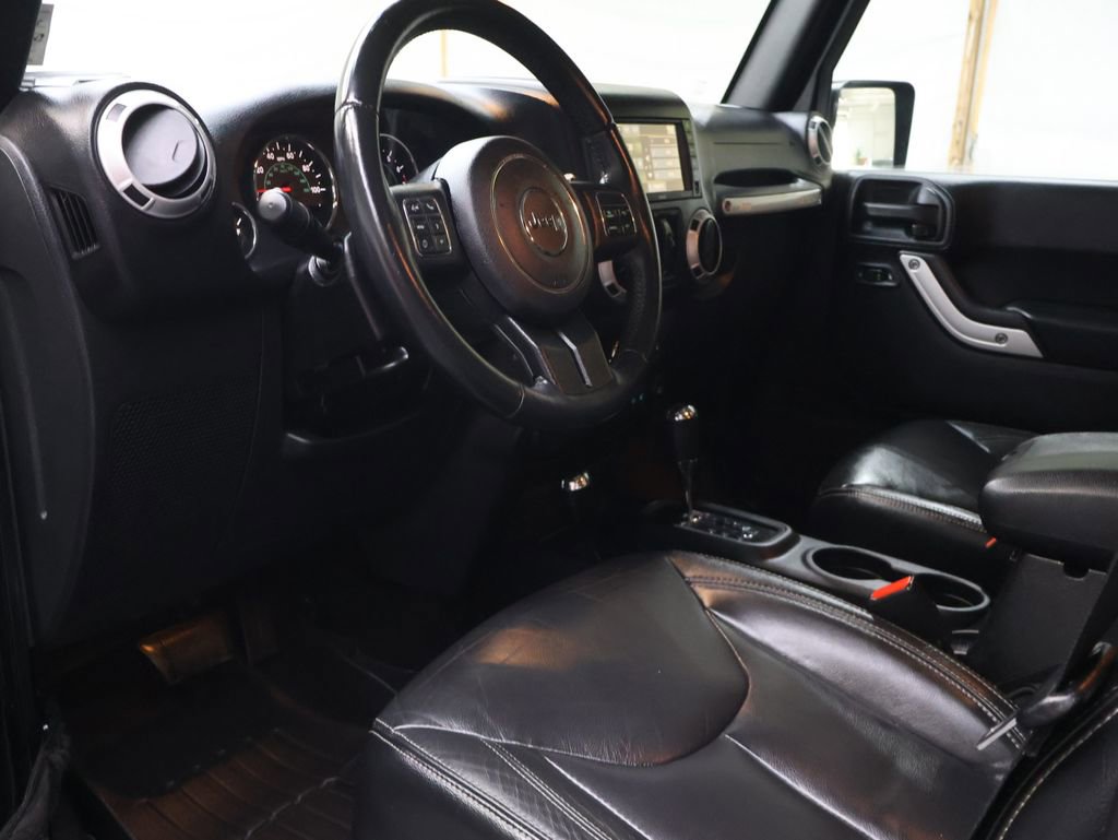 Used 2016 RAM 1500 Laramie w/ Convenience Group AWD/4WD image 18