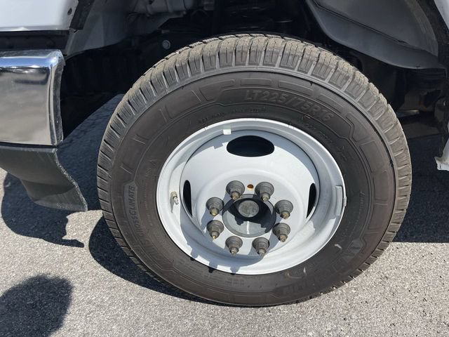 Used 2026 Ford E-450 and Econoline 450 Super Duty RWD image 2