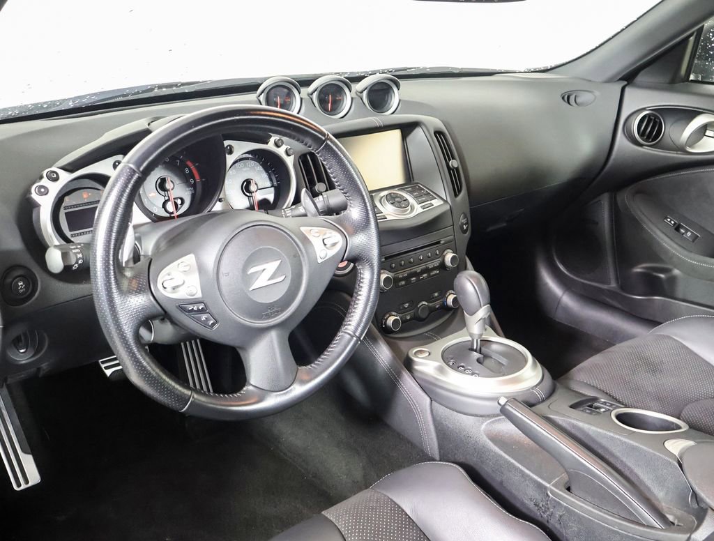 Used 2020 Nissan 370Z Touring Sport image 6
