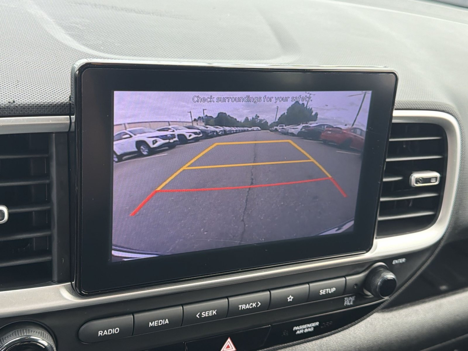 Used 2022 Hyundai Venue SEL FWD image 19