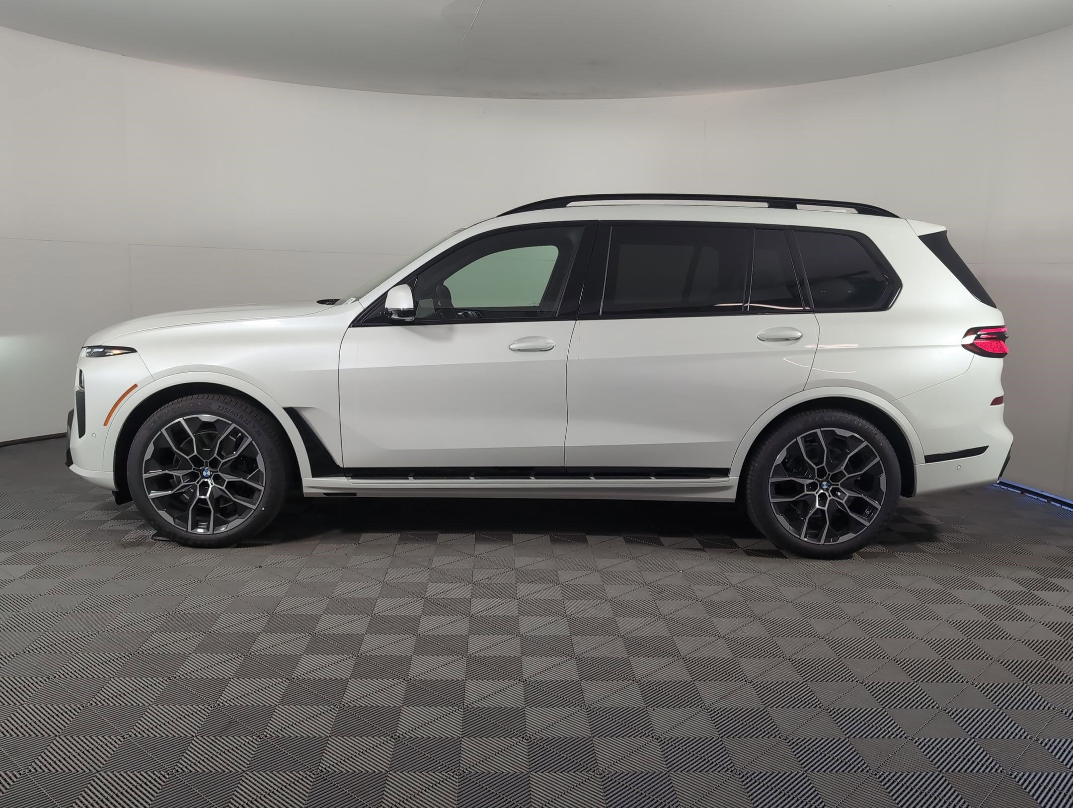 New 2026 BMW X7 xDrive40i w/ M Sport Package video 2
