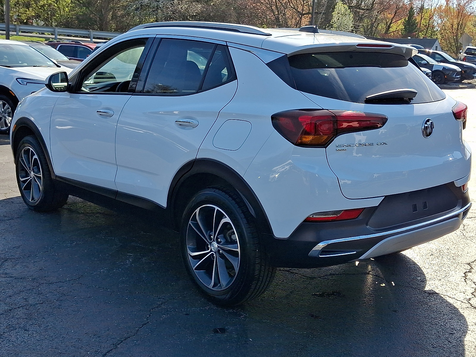 Used 2021 Buick Encore GX Essence image 4