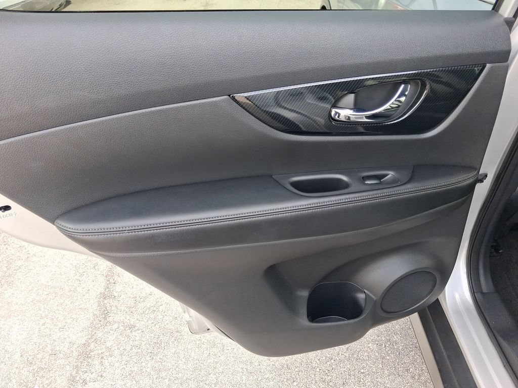 Used 2019 Nissan Rogue SL FWD image 11