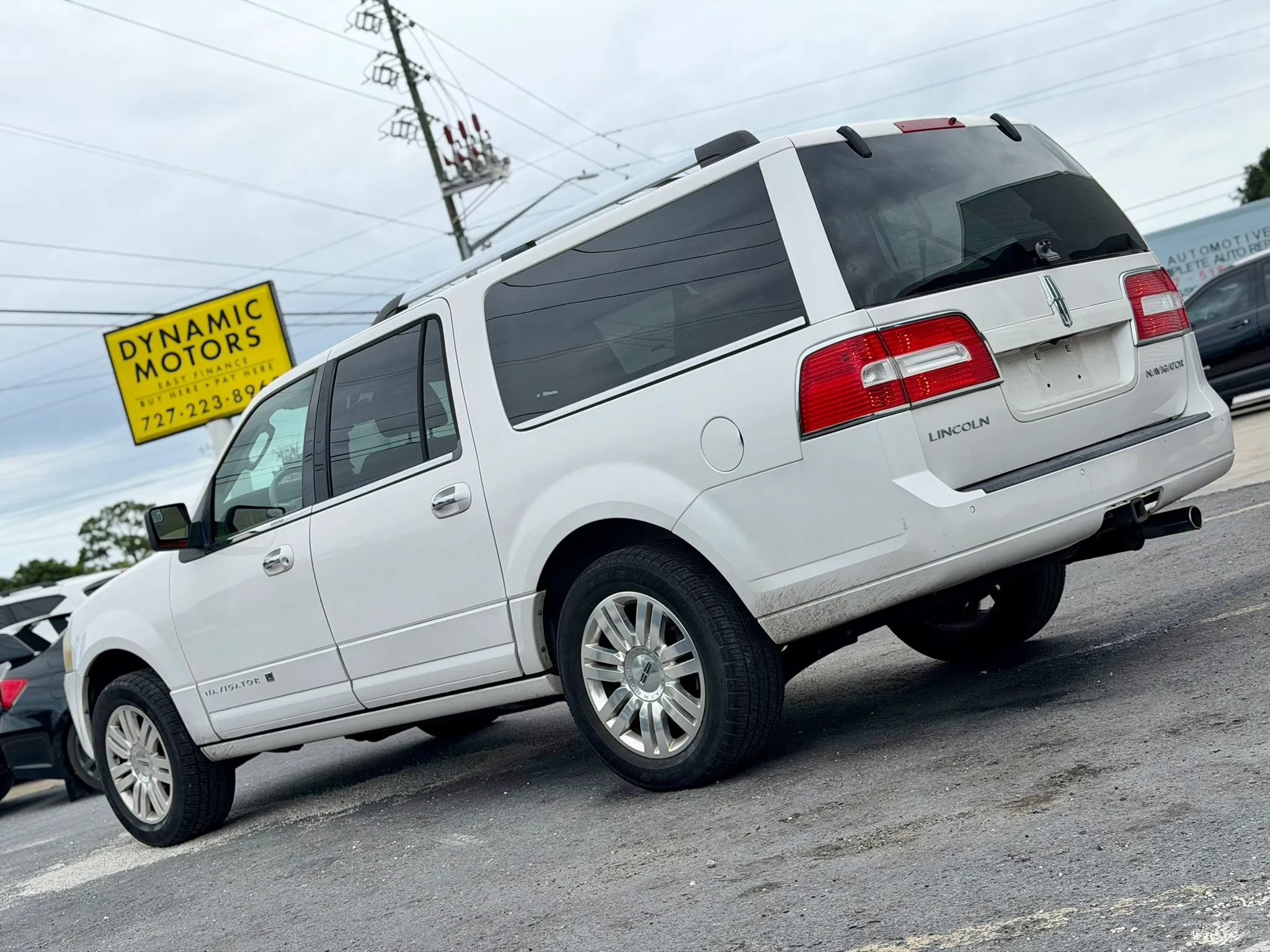 Used 2013 Lincoln Navigator L 2WD w/ HD Trailer Tow Pkg image 3