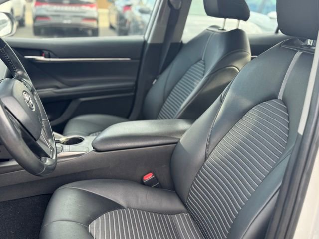Used 2022 Toyota Camry SE FWD image 9