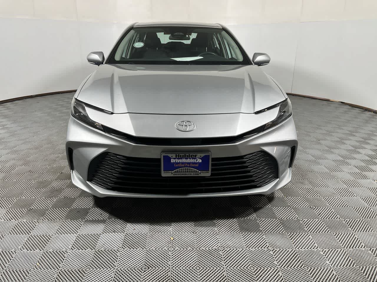 Used 2025 Toyota Camry LE FWD image 3