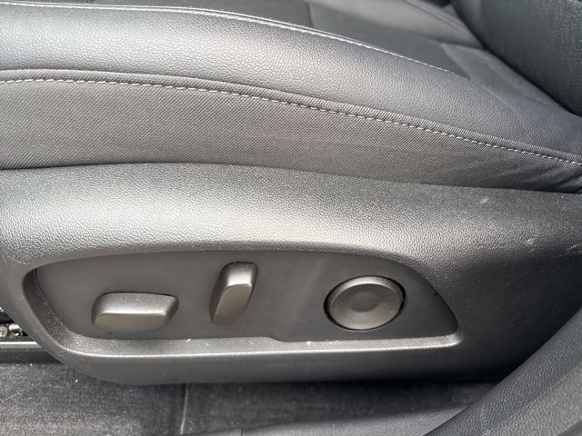 Used 2025 Chevrolet Equinox LT w/ Convenience Package II image 24