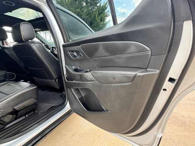 Used 2022 Chevrolet Traverse Premier w/ Redline Edition AWD/4WD image 24