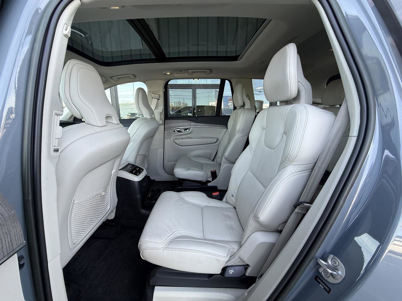 Used 2023 Volvo XC90 T8 Ultimate image 45