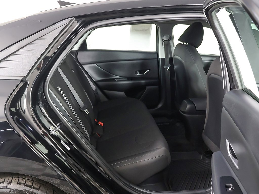 Used 2023 Hyundai Elantra Blue w/ Winter Weather Package image 31